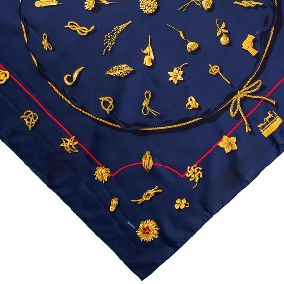 HERMES Blue Clips Silk Scarf - 90 cm - Picture 2 of 8